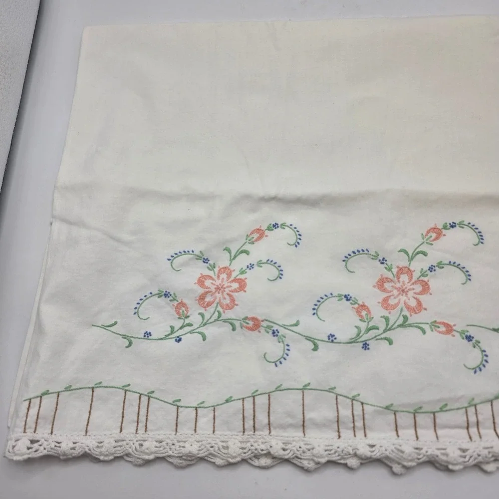 Vintage Embroidered Pillowcase Floral Cottagecore Lace Trim Shabby‎ Chic